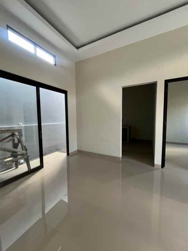 dijual rumah jl godean km 7