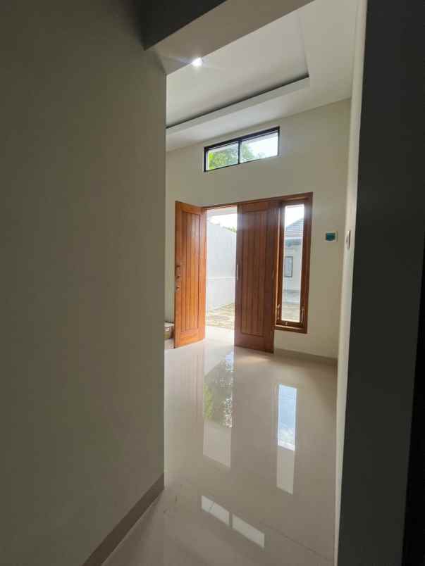 dijual rumah jl godean km 7