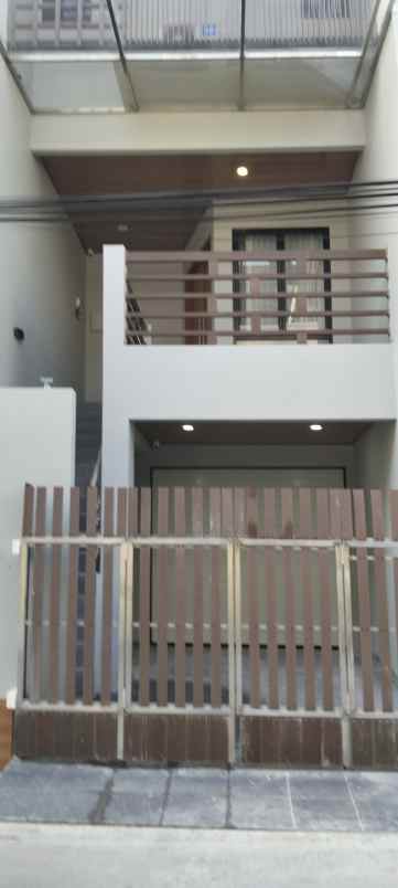 dijual rumah jl hadiah utama ii f no