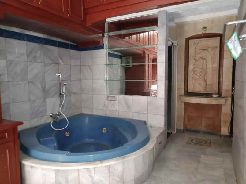 dijual rumah jl karang asem tengah