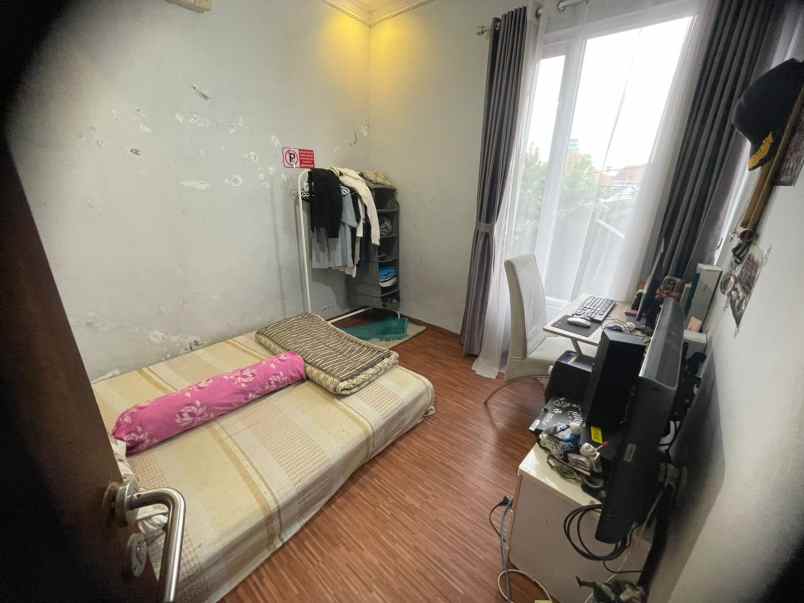 dijual rumah jl kembar srimahi