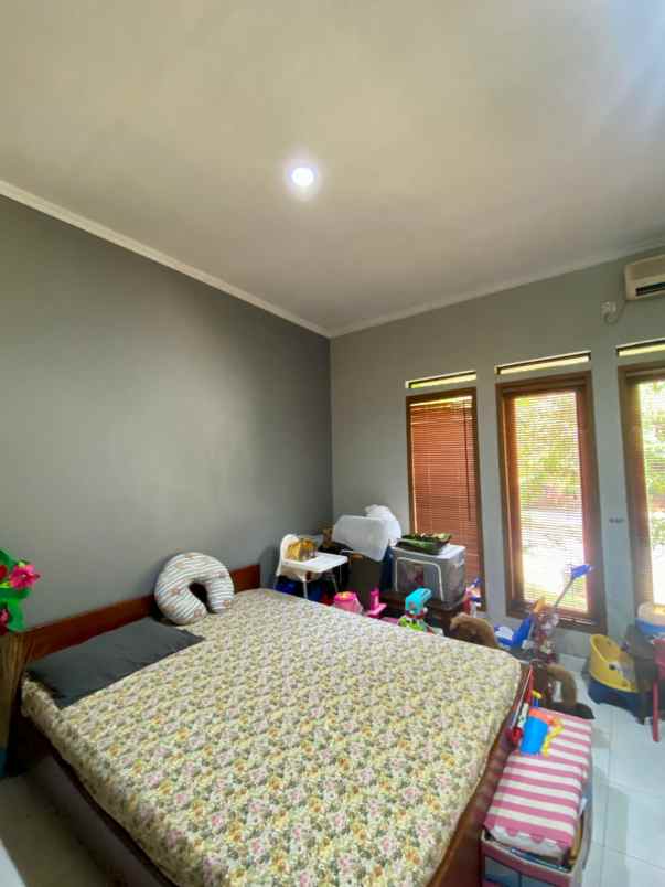 dijual rumah jl kintamani raya