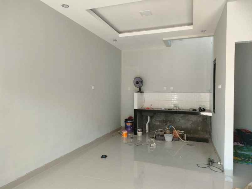 dijual rumah jl kramat iii
