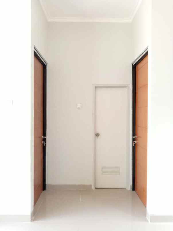 dijual rumah jl kramat iii