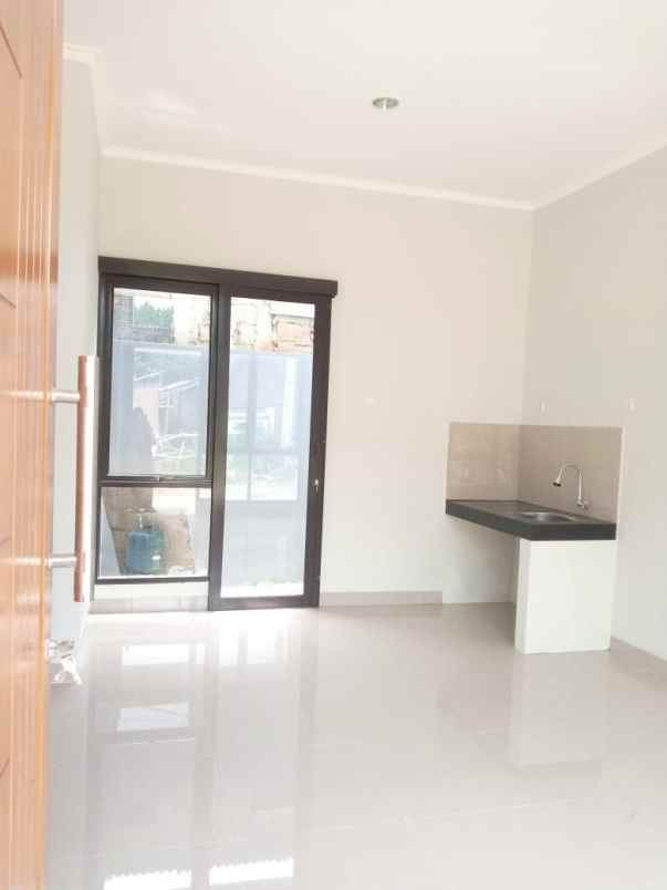 dijual rumah jl kramat iii