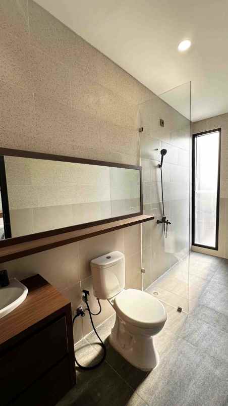 dijual rumah jl kunir no 168 01 rw 05