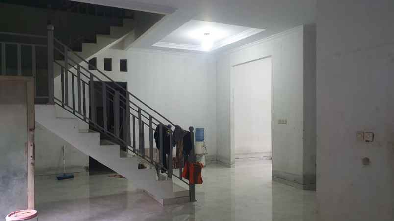 dijual rumah jl lingkar duren sawit