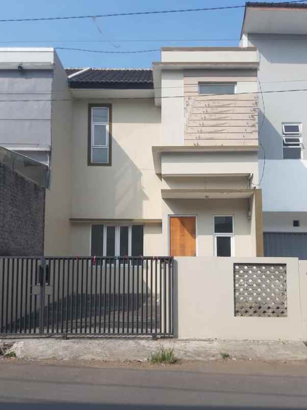 dijual rumah jl melati raya ujungberung