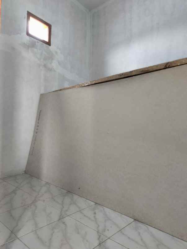 dijual rumah jl mengger panjang kec