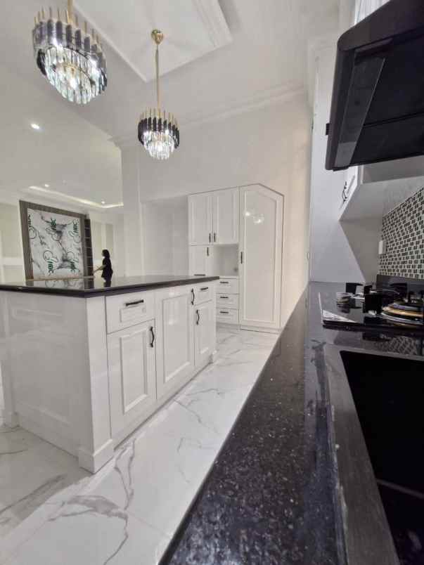 dijual rumah jl meruya selatan joglo