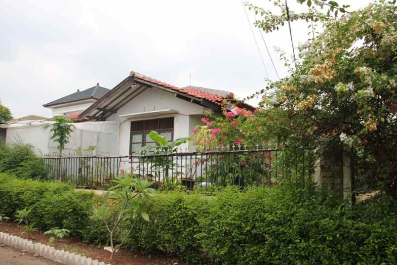 dijual rumah jl permata hijau grogol