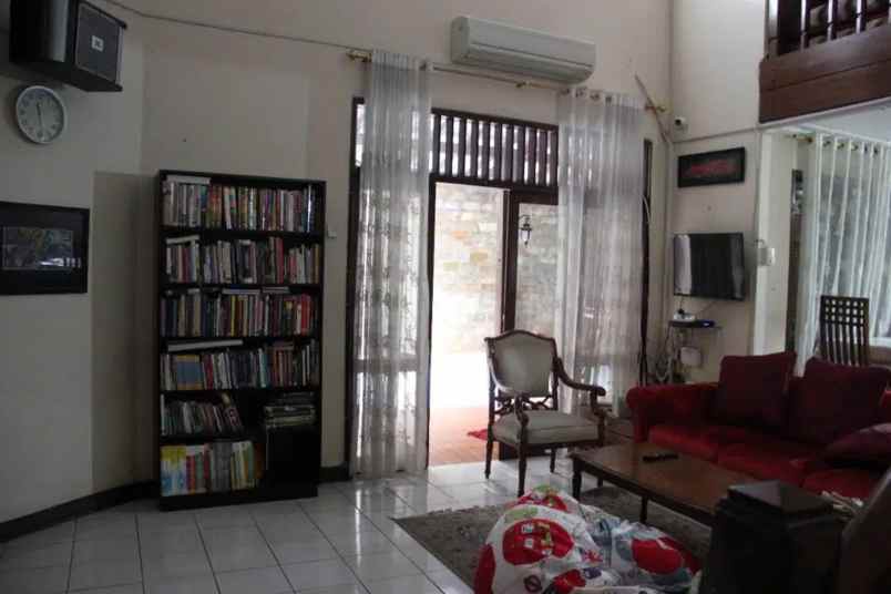 dijual rumah jl permata hijau grogol