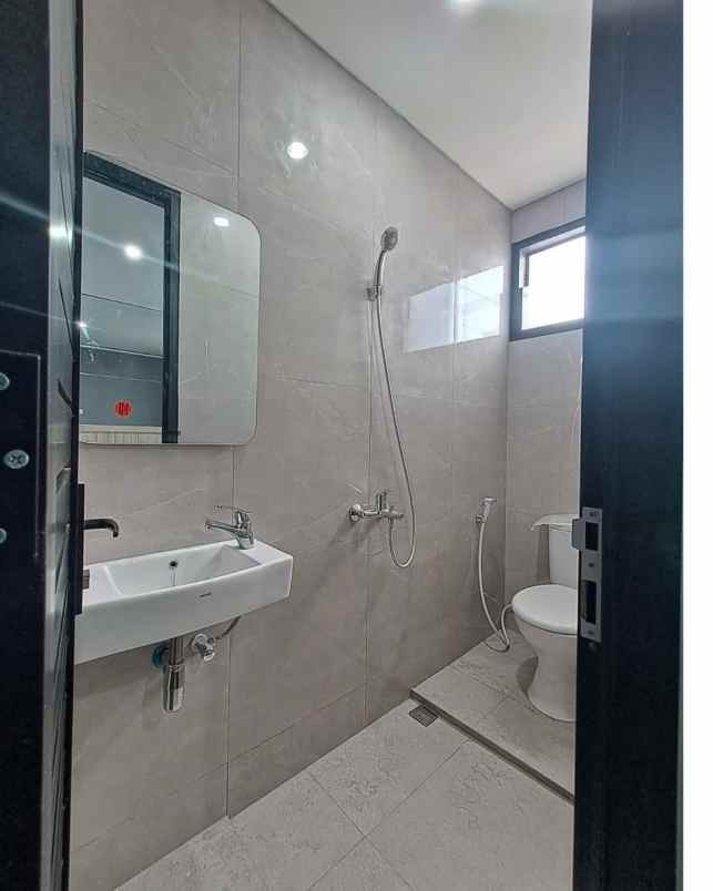 dijual rumah jl pondok labu cilandak