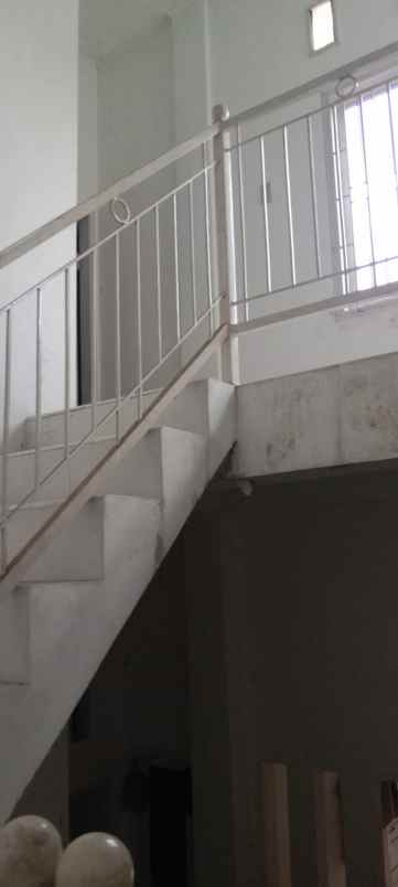 dijual rumah jl purwodadi