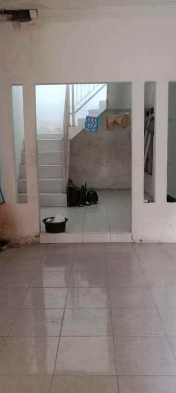 dijual rumah jl purwodadi