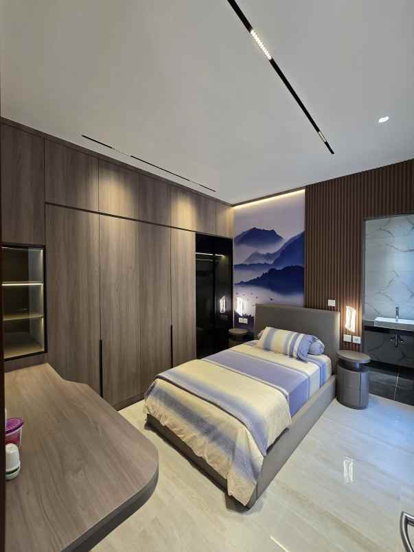 dijual rumah jl raya pulomas kayu putih