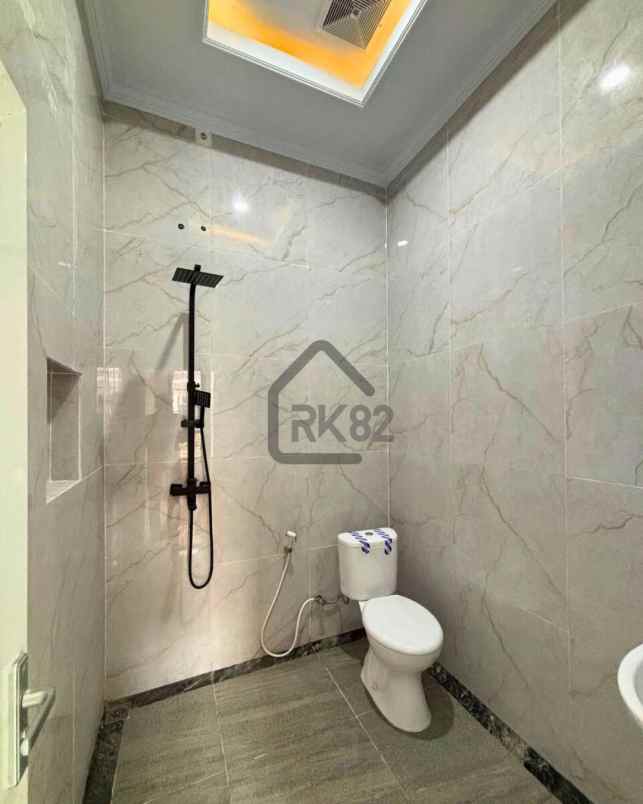 dijual rumah jl sadar jagakarsa