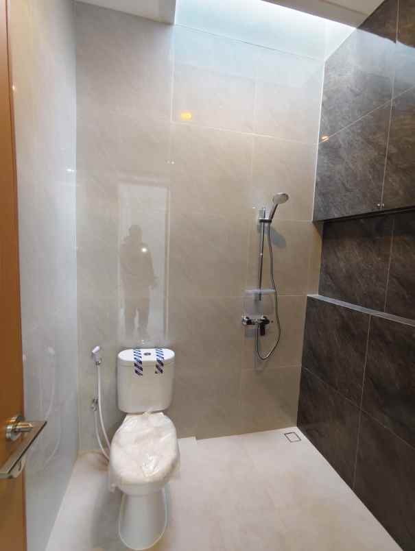 dijual rumah jl sayap setiabudi