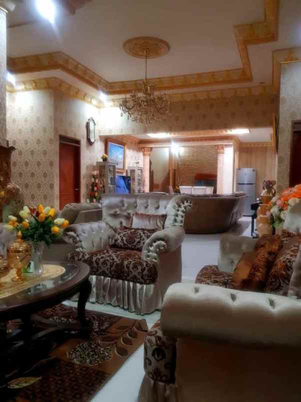 dijual rumah jl setra dago utara