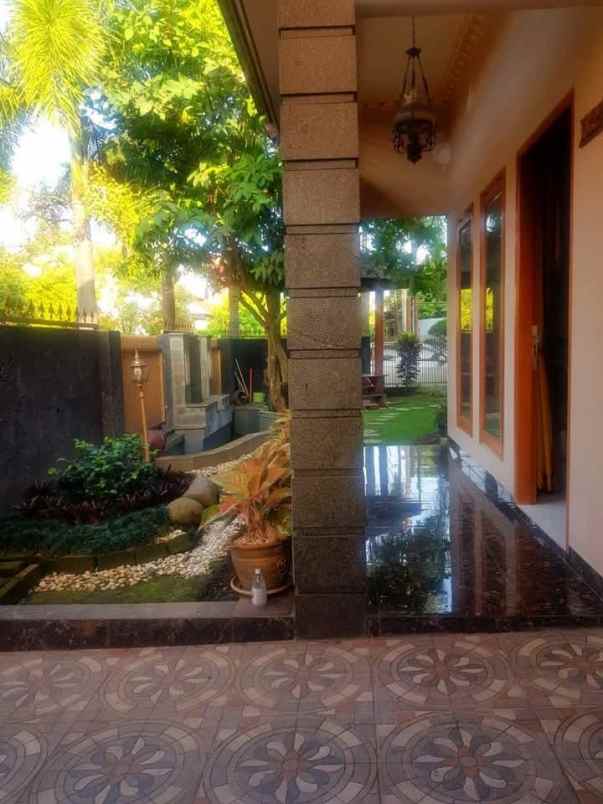 dijual rumah jl setra dago utara