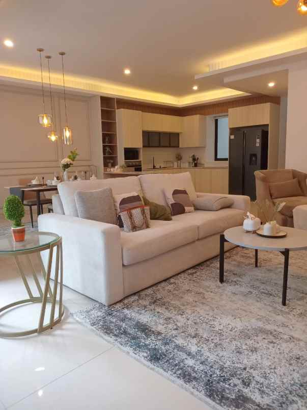 dijual rumah jl setraduta parongpong