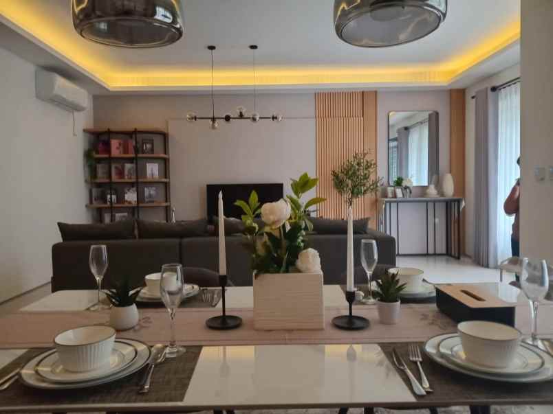 dijual rumah jl setraduta parongpong