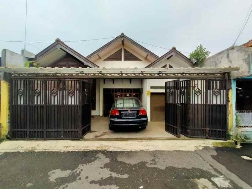 dijual rumah jl soma kiaracondong bandung