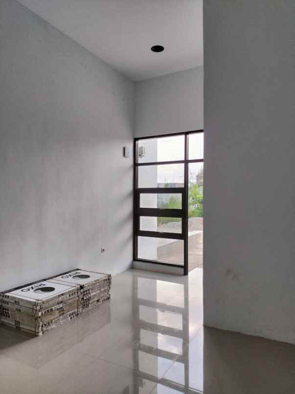 dijual rumah jl stasiun timur rt 003 rw