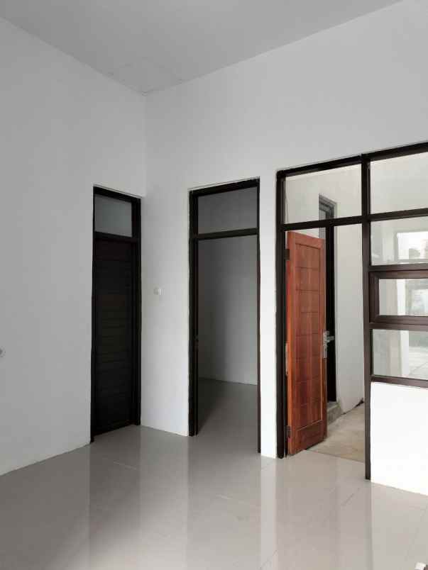 dijual rumah jl stasiun timur rt 003 rw
