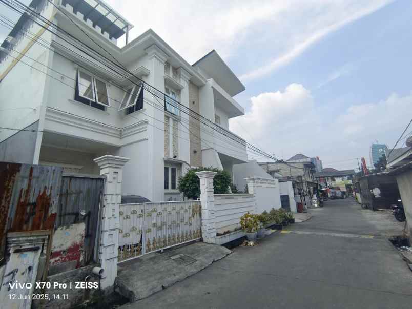 dijual rumah jl swasembada barat kebon