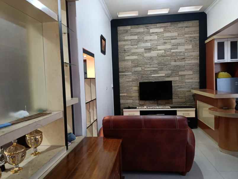 dijual rumah jl terusan pembangunan