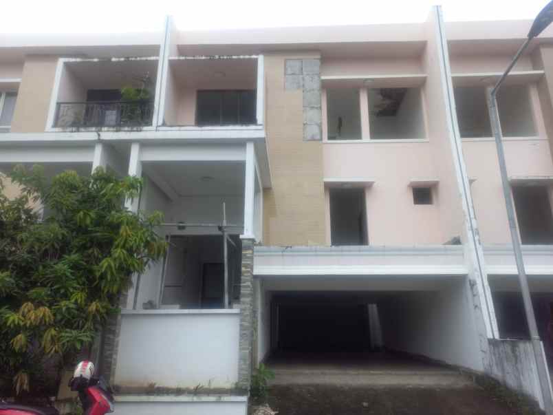 dijual rumah jl urip sumoharjo ii perum