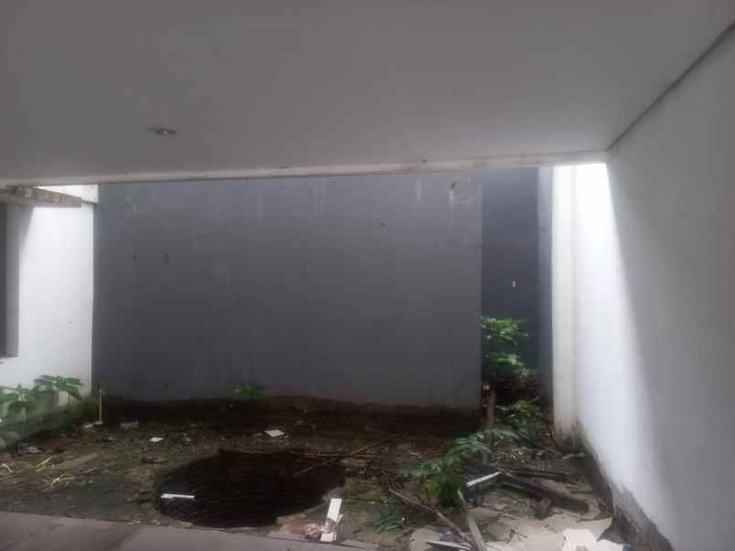 dijual rumah jl urip sumoharjo ii perum