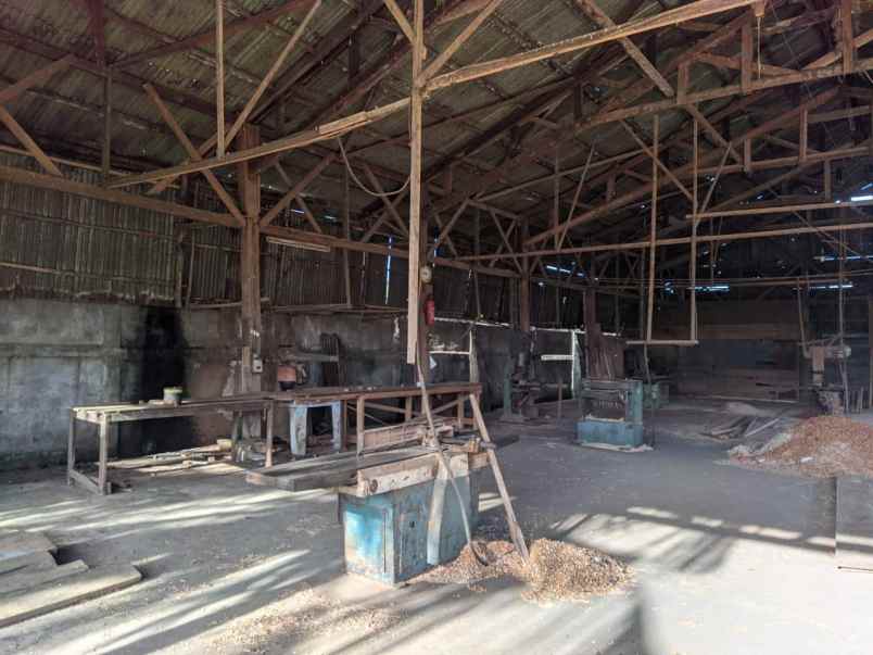 dijual rumah jl wolter monginsidi