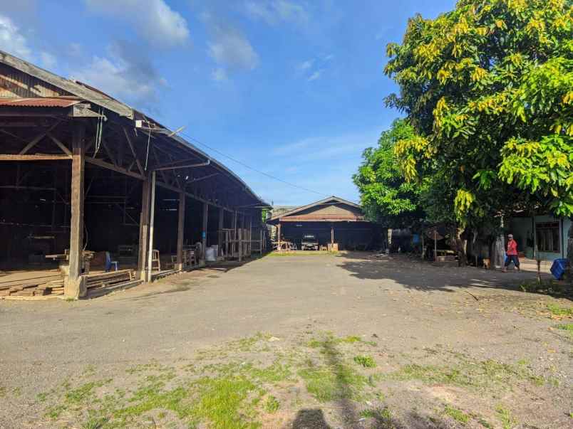 dijual rumah jl wolter monginsidi