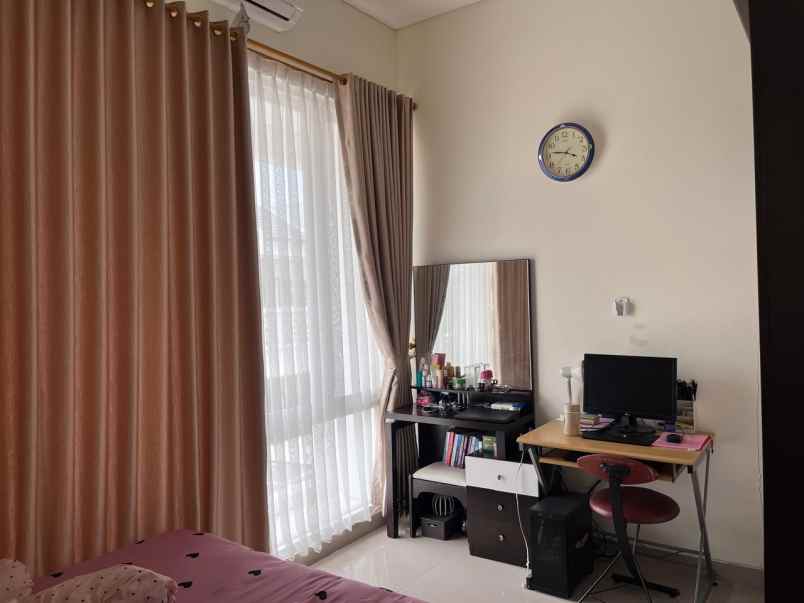 dijual rumah jl zingonium timur grand