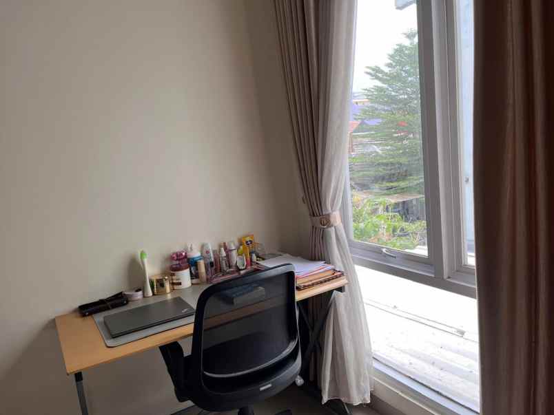 dijual rumah jl zingonium timur grand