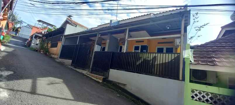 dijual rumah jln abdurrahman cibubur