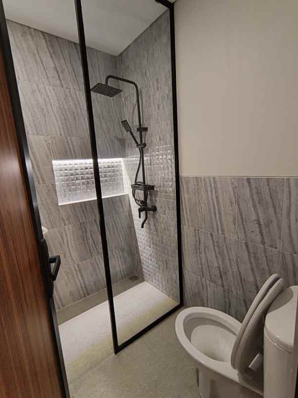 dijual rumah jln mayang tegalluar