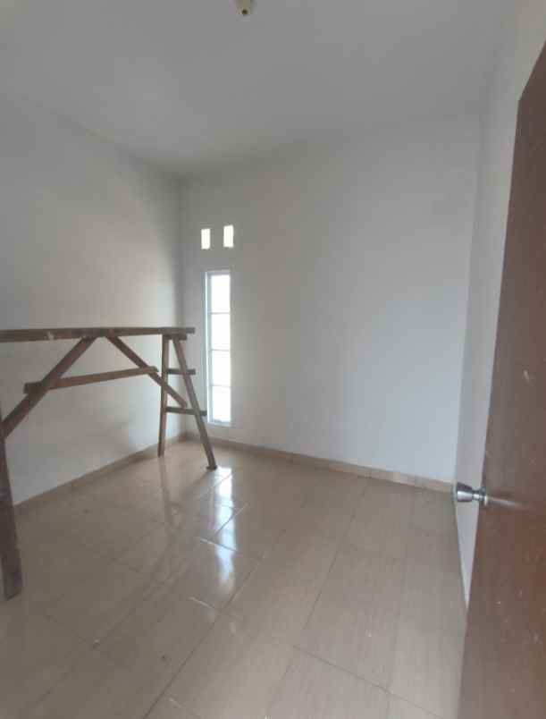 dijual rumah jln raya jegang serang