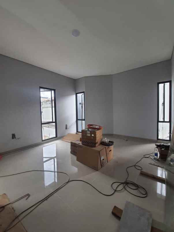 dijual rumah jln raya pondok labu