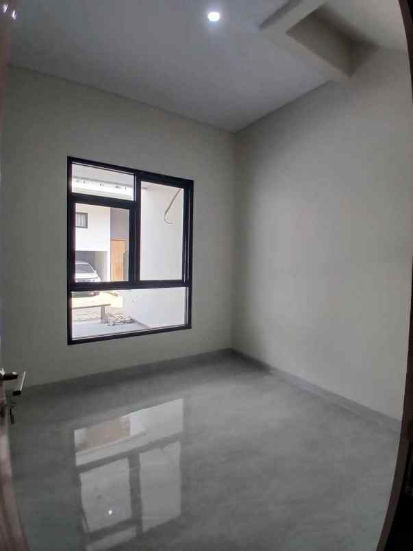 dijual rumah jln warung sila cipedak
