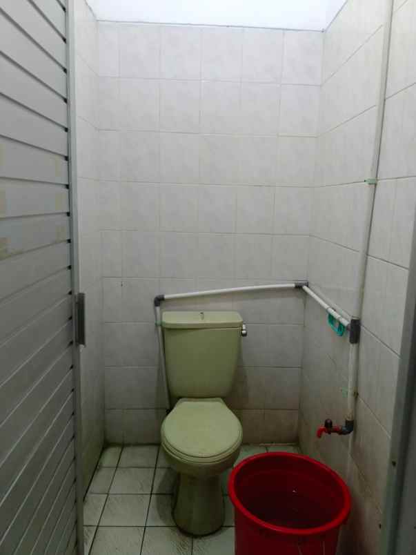 dijual rumah johar baru