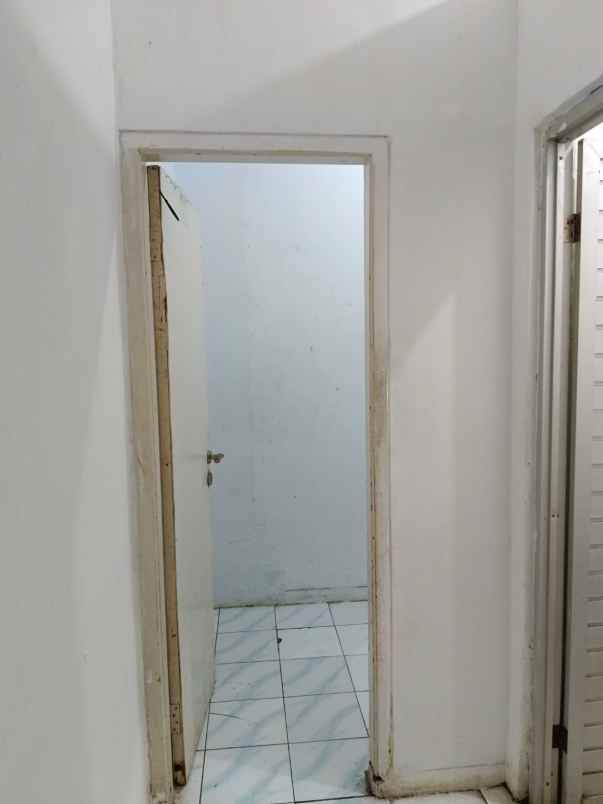 dijual rumah johar baru