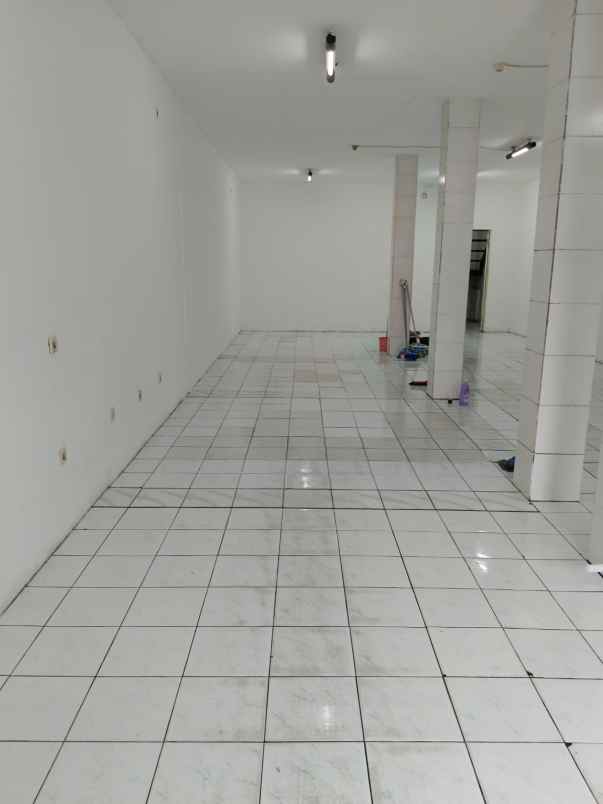 dijual rumah johar baru