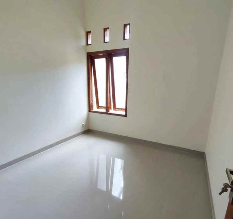 dijual rumah kalitirto