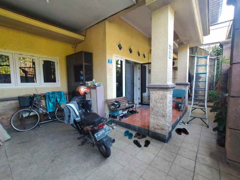 dijual rumah karang asem