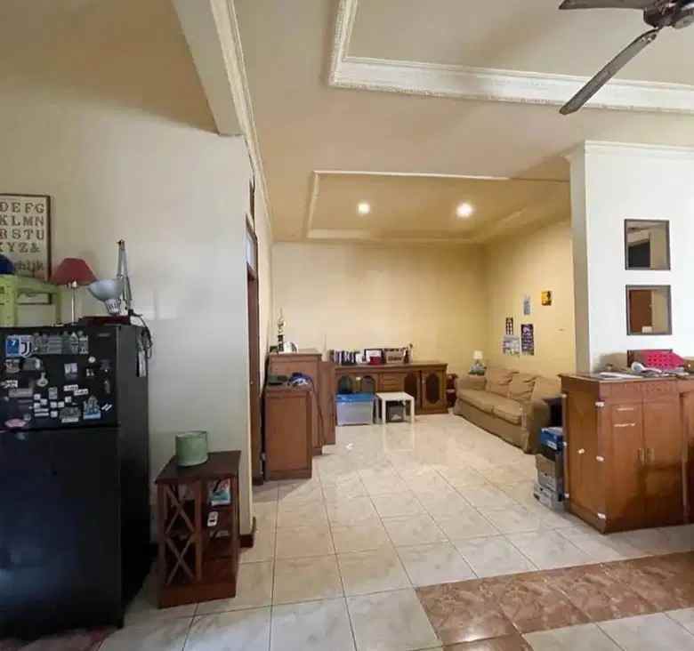 dijual rumah karangtengah