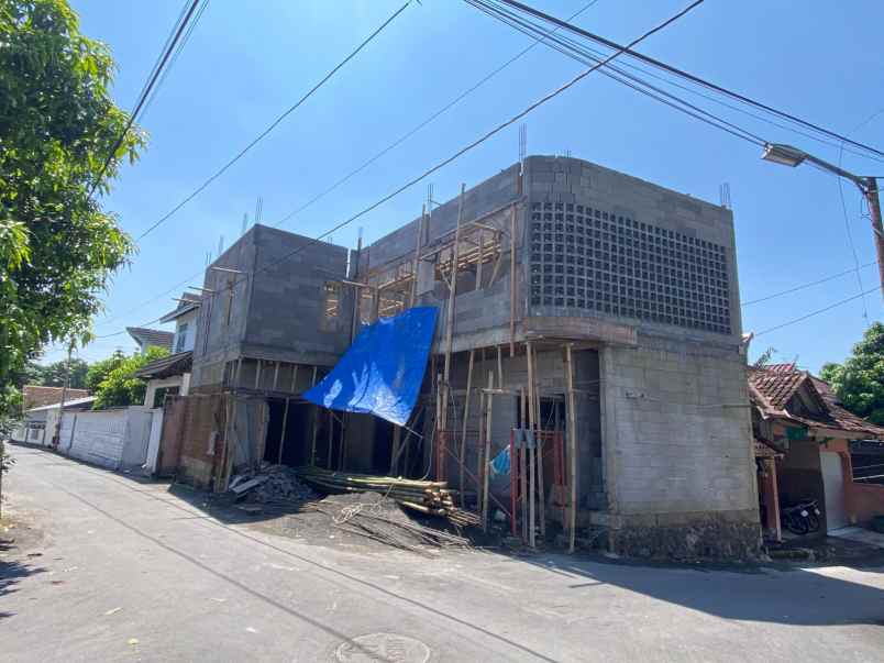 dijual rumah kayen kaliurang km 7