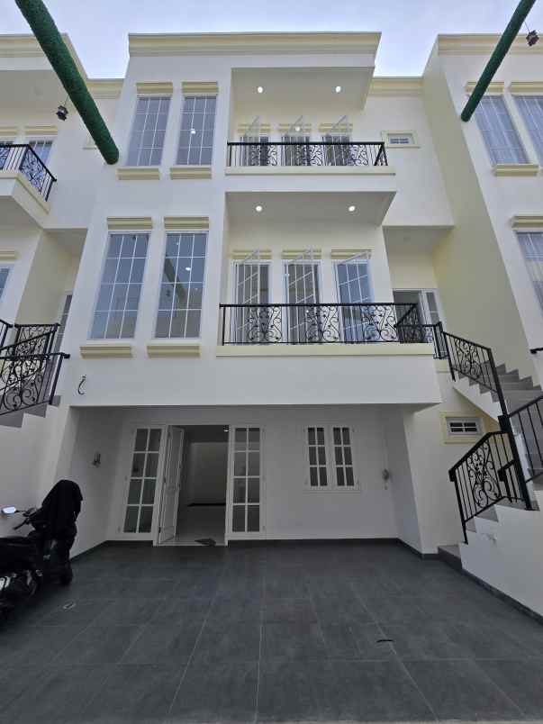 dijual rumah kayu putih jaktim